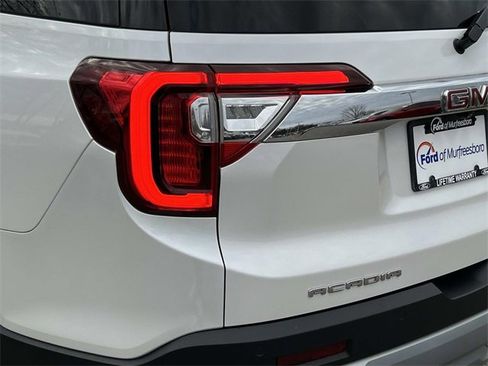 Used 2022 GMC Acadia SLT w/ Technology Package image 12