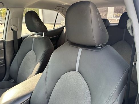 Used 2021 Toyota Camry LE FWD image 11