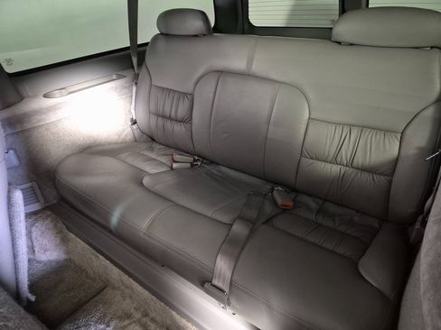 Used 1999 Chevrolet Suburban 2WD w/ Preferred Equipment Group 3 image 21