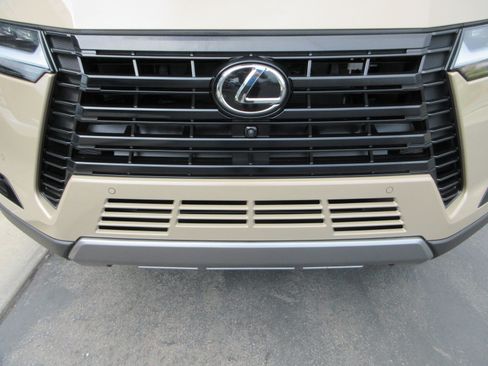 Used 2026 Lexus GX 550 AWD/4WD image 15