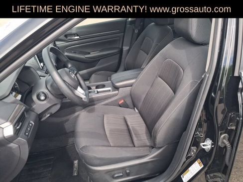 Used 2025 Nissan Altima 2.5 SV FWD image 21
