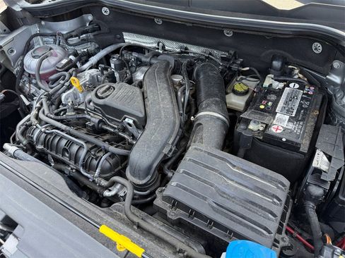 Used 2022 Volkswagen Taos SEL image 23