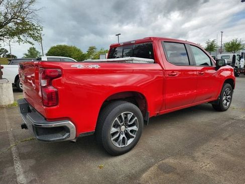 Used 2023 Chevrolet Silverado 1500 LT w/ Leather Package image 8