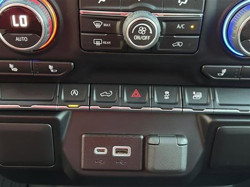 Certified 2022 Chevrolet Silverado 1500 LT image 22
