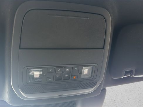 Used 2022 Ford Explorer Platinum w/ Equipment Group 601A image 28