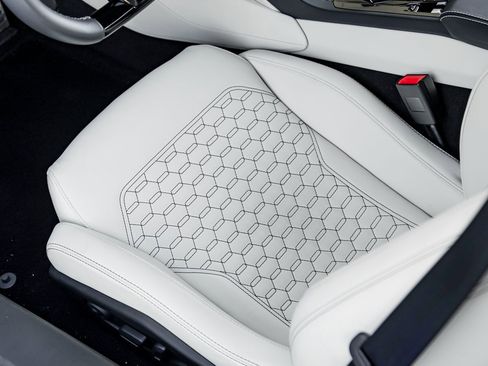 Used 2024 Lamborghini Huracan EVO image 16