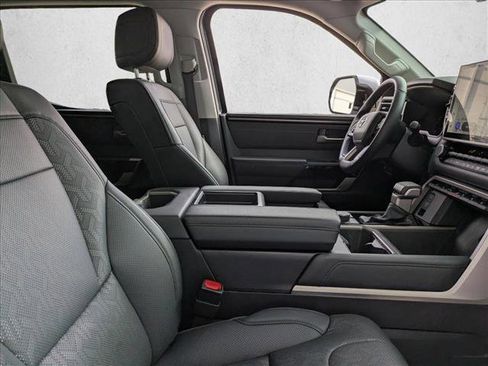 Used 2024 Toyota Tundra Limited AWD/4WD image 20
