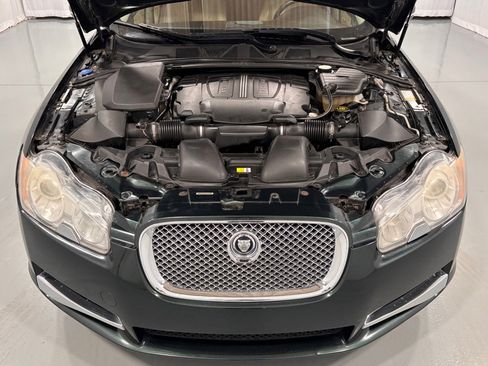 Used 2011 Jaguar XF image 29