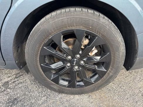 Used 2022 Kia Carnival SX Prestige FWD image 28