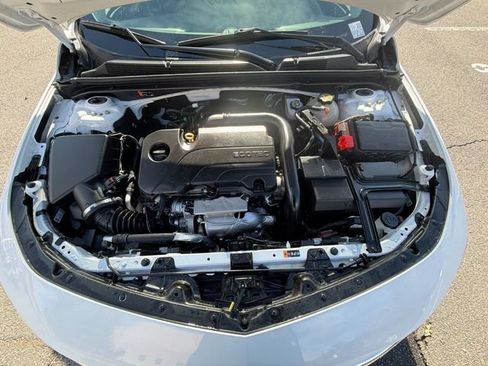 Used 2021 Chevrolet Malibu LT FWD image 34