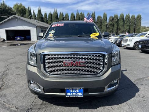 Used 2017 GMC Yukon XL Denali w/ Open Road Package AWD/4WD image 2