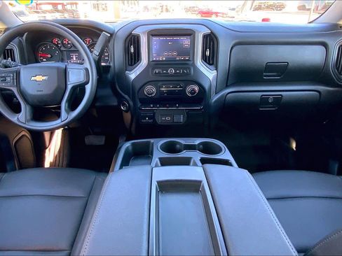 Used 2025 Chevrolet Silverado 2500 W/T image 16