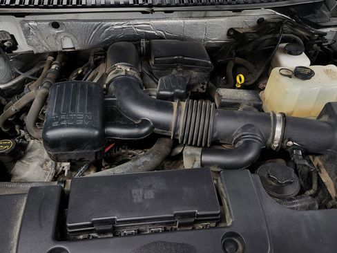 Used 2014 Ford Expedition XLT image 60