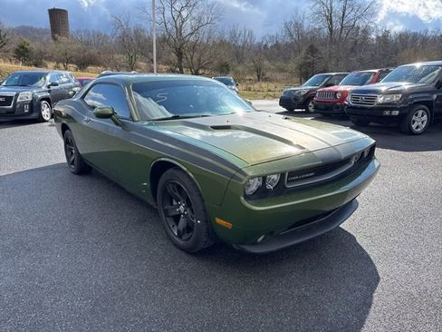 Used 2012 Dodge Challenger SXT Plus image 2