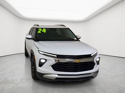 Used 2024 Chevrolet TrailBlazer LT w/ LT Cold Weather Package FWD image 6