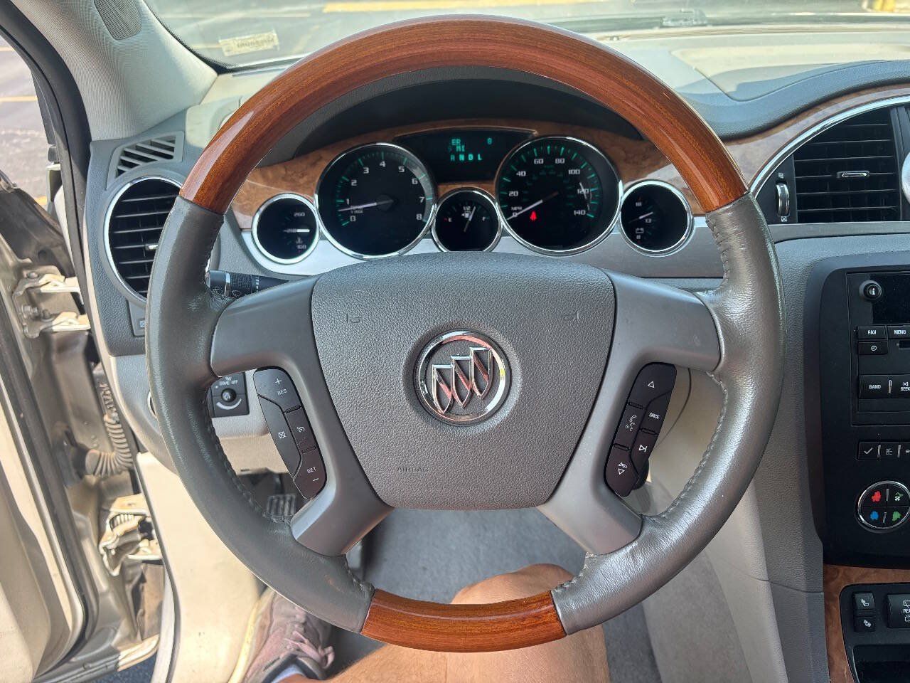 Used 2012 Buick Enclave Leather FWD image 10