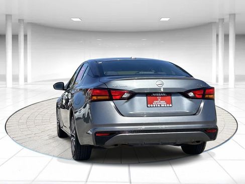 Used 2023 Nissan Altima 2.5 SV image 3