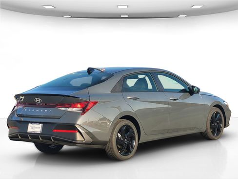 New 2026 Hyundai Elantra Sport image 9