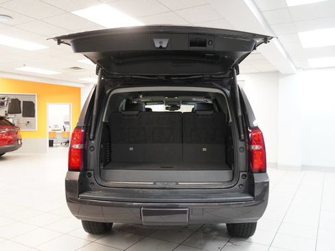 Used 2017 Chevrolet Tahoe LT w/ Luxury Package AWD/4WD image 11