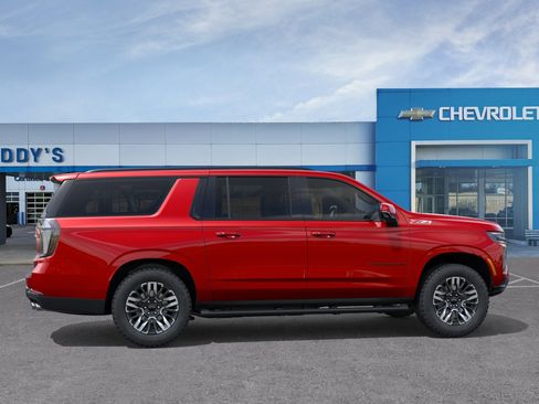 New 2026 Chevrolet Suburban Z71 w/ Comfort Package AWD/4WD image 6