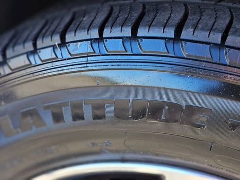 Certified 2024 Nissan Murano SV image 11