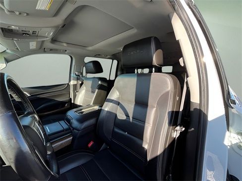 Used 2019 GMC Yukon XL Denali image 14
