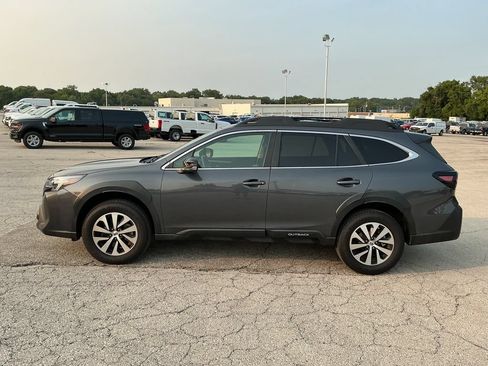 Used 2024 Subaru Outback Premium AWD/4WD image 2