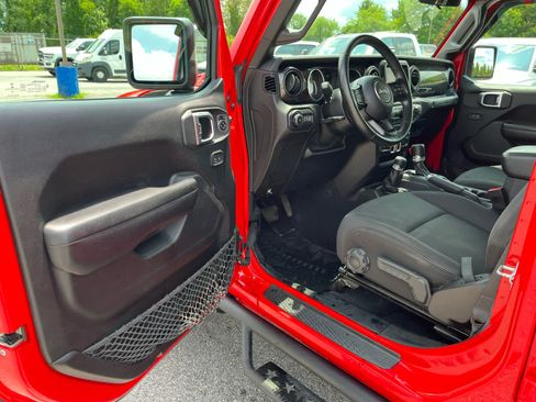 Used 2019 Jeep Wrangler Unlimited Sport AWD/4WD image 9