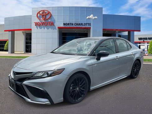 Used 2023 Toyota Camry XSE w/ Cold Weather Package FWD image 5