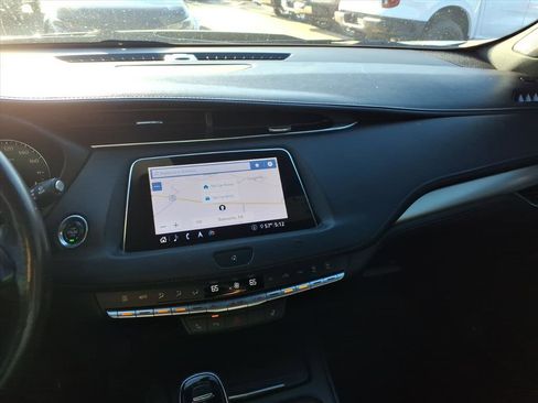 Used 2020 Cadillac XT4 Premium Luxury w/ Cold Weather Package image 18