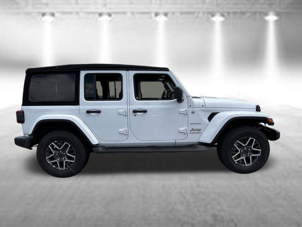 Used 2024 Jeep Wrangler Unlimited Sahara AWD/4WD image 8