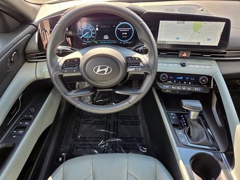Used 2025 Hyundai Elantra Limited w/ Cargo Package FWD image 15