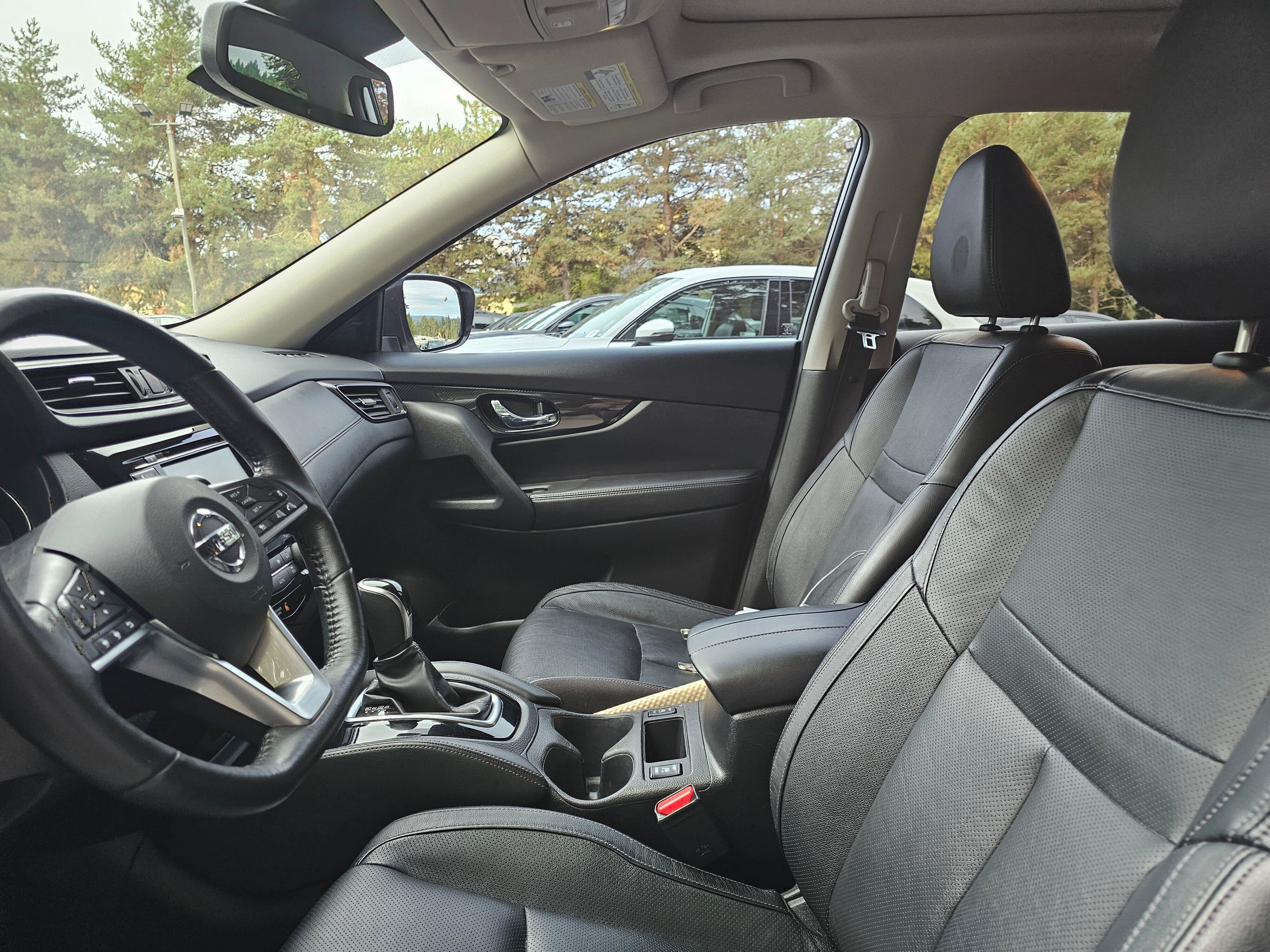 Used 2018 Nissan Rogue SL w/ Premium Package AWD/4WD image 23