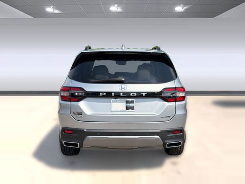 New 2026 Honda Pilot Touring image 10