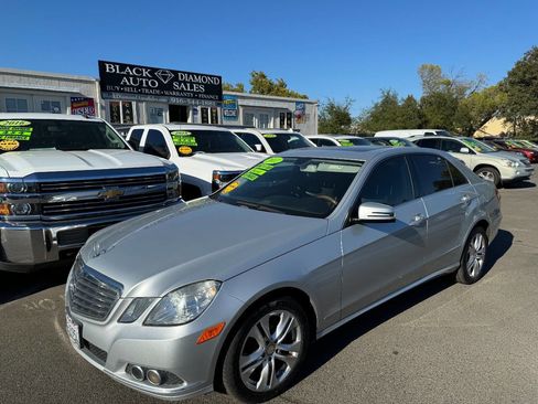 Used 2011 Mercedes-Benz E 350 Sedan image 4