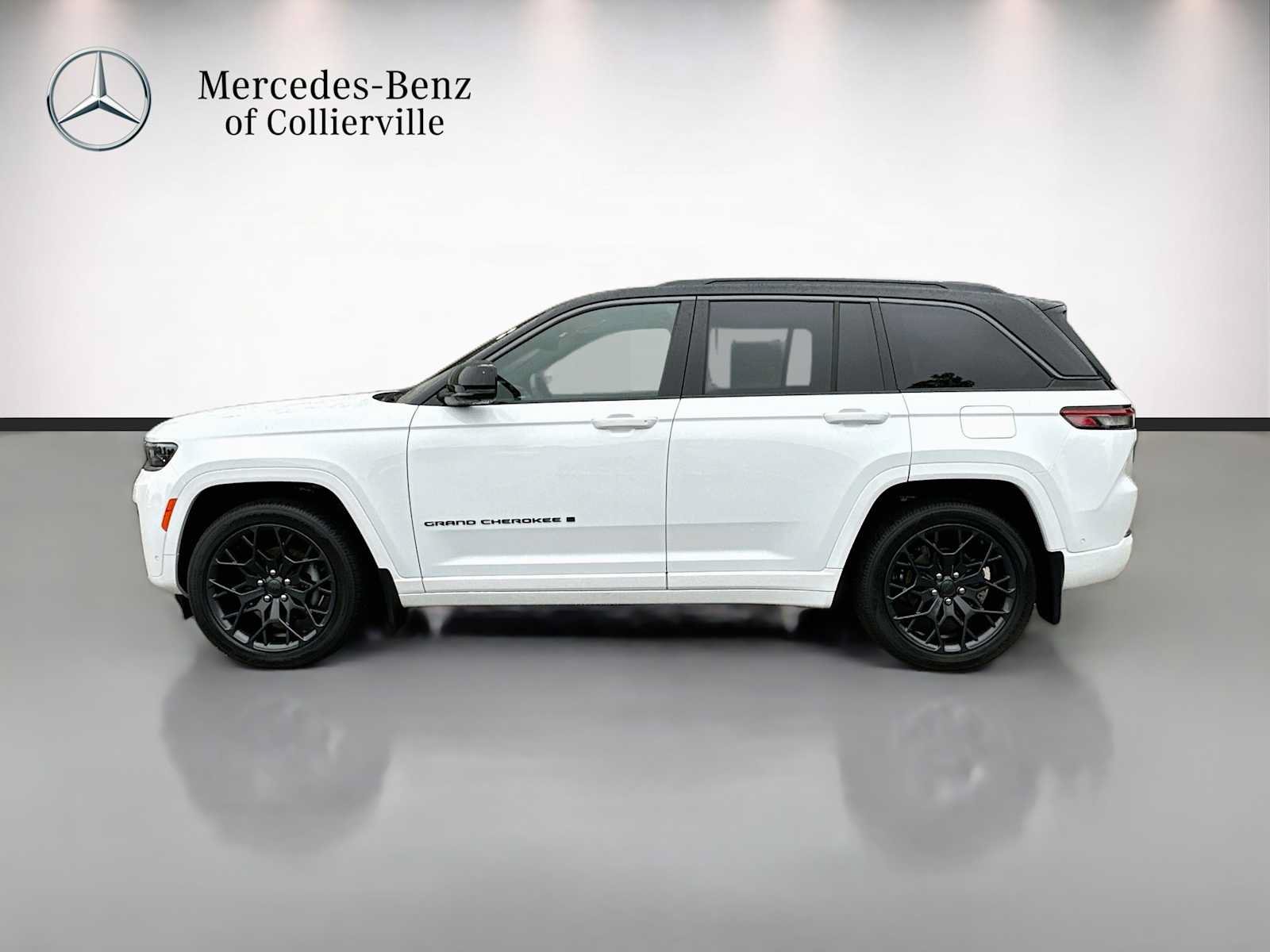 Used 2026 Jeep Grand Cherokee Summit w/ Obsidian Package AWD/4WD image 8