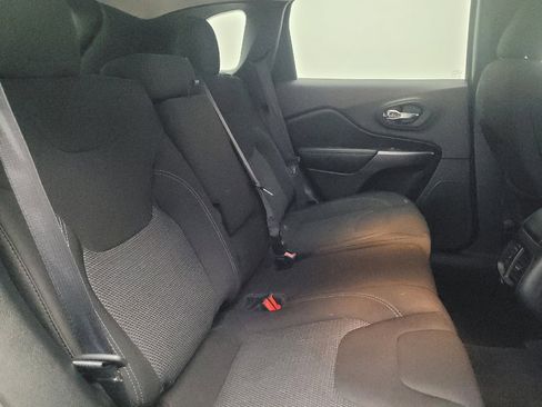 Used 2020 Jeep Cherokee Latitude image 19