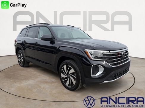 Used 2025 Volkswagen Atlas SE image 1