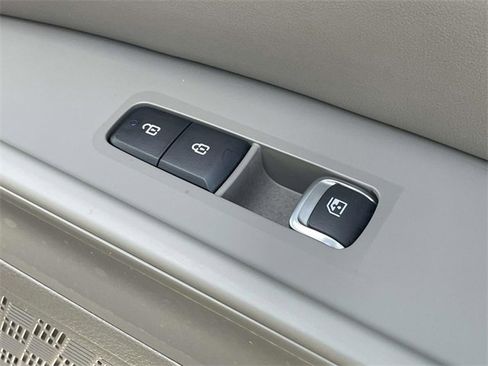 New 2026 Kia Carnival EX image 17