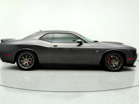 Used 2016 Dodge Challenger SRT Hellcat RWD image 4