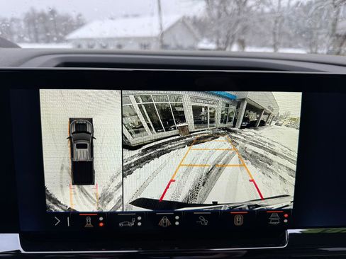 Used 2024 Chevrolet Silverado 1500 ZR2 w/ Technology Package image 34