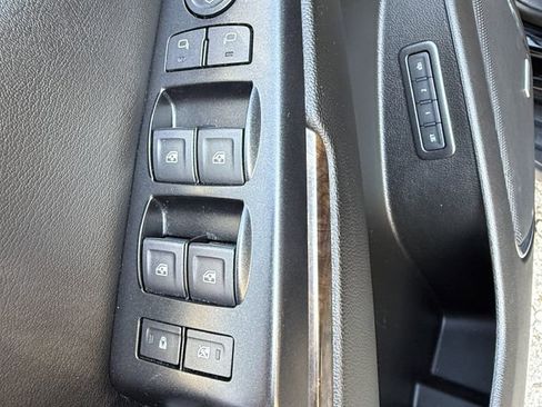 Used 2019 Chevrolet Suburban LT image 29