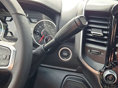 New 2026 RAM 2500 Big Horn AWD/4WD image 27