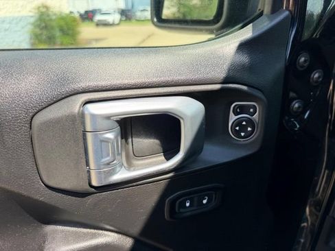 Used 2021 Jeep Gladiator Sport AWD/4WD image 16