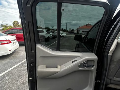 Used 2012 Nissan Frontier SV RWD image 21