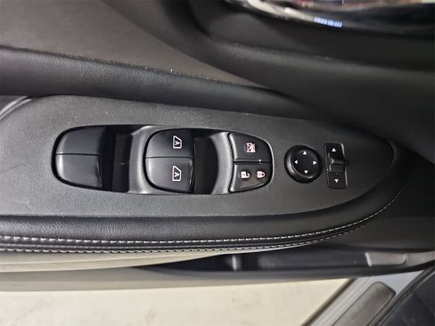 Used 2024 Nissan Murano SV w/ SV Midnight Edition Package image 27