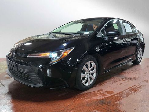 Used 2023 Toyota Corolla LE image 7