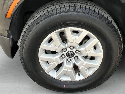 Used 2022 Nissan Frontier SV w/ SV Premium Package AWD/4WD image 23
