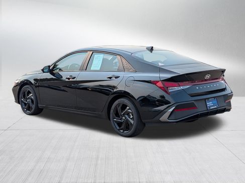 Certified 2026 Hyundai Elantra Sport w/ Cargo Package FWD image 5