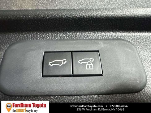Used 2025 Toyota Grand Highlander AWD image 13